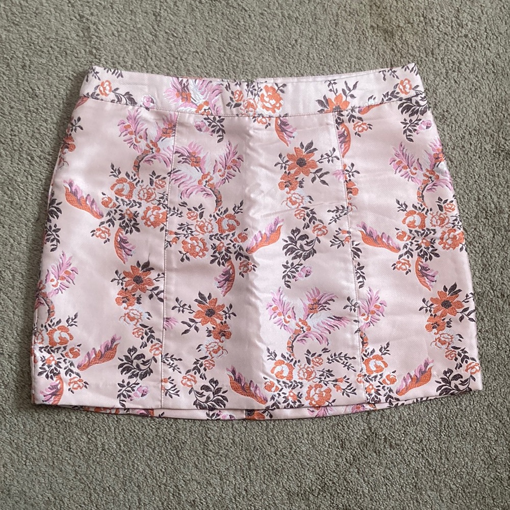 NWT Forever 21 Pink/Orange floral satin like mini skirt, size 27